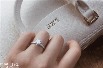 鉆戒和黃金戒指哪個(gè)好？鉆戒和黃金戒指哪個(gè)更保值？