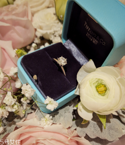 鉆戒vs和vvs哪個(gè)好？鉆戒vs和vvs級(jí)別對(duì)比