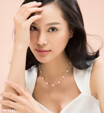 今年流行什么鎖骨鏈？鎖骨鏈流行什么款式？