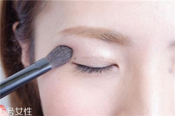 兔子眼妝畫法圖解 兔眼妝怎么畫 兔子眼妝畫法圖解 兔眼妝怎么畫