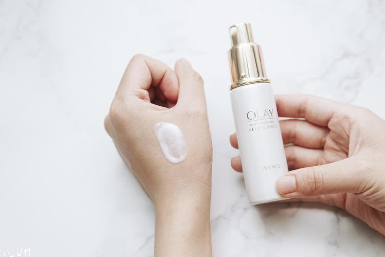 olay水感透白系列與水感透白臻粹系列哪個好？什么區(qū)別？