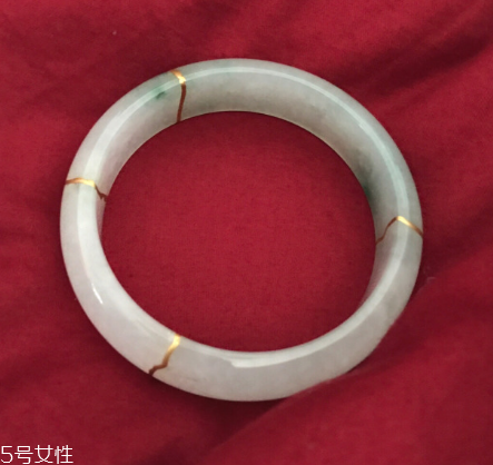 手鐲可以帶著睡覺嗎？手鐲睡覺戴好嗎？