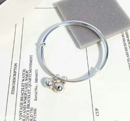 手鐲可以戴著洗澡嗎？手鐲洗澡要摘下嗎？