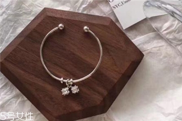 手鐲取不下來(lái)怎么辦？手鐲取不下來(lái)解決方法