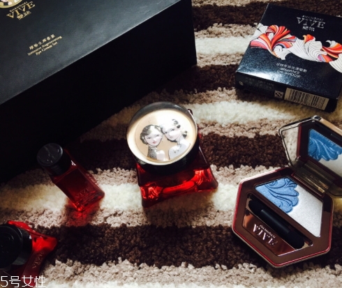 雙妹玉容霜和海藍之謎哪個好？雙妹玉容霜vs海藍之謎