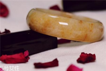 手鐲容易碎嗎？手鐲容易斷掉嗎？