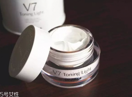 素顏霜太白怎么辦？素顏霜涂太白怎么改善？