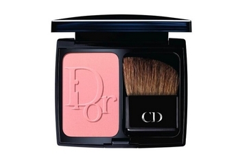 腮紅會(huì)堵塞毛孔嗎？腮紅會(huì)不會(huì)堵塞毛孔？