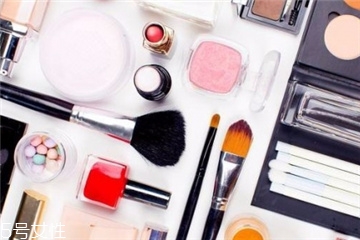 怎么看化妝品有沒有過期 化妝品壞掉的現(xiàn)象有哪些 怎么看化妝品有沒有過期 化妝品壞掉的現(xiàn)象有哪些