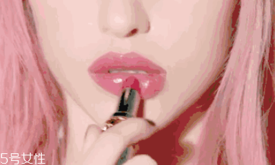 怎么看化妝品有沒有過期 化妝品壞掉的現(xiàn)象有哪些 怎么看化妝品有沒有過期 化妝品壞掉的現(xiàn)象有哪些