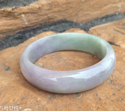 手鐲戴不進(jìn)去怎么辦？手鐲戴不進(jìn)去解決妙招