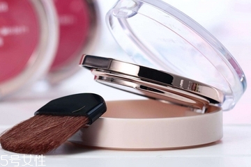 腮紅對皮膚有害嗎？腮紅對皮膚有哪些傷害？