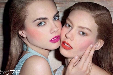 腮紅粉色還是橘色顯白？橘色腮紅和粉色腮紅哪個(gè)顯白？