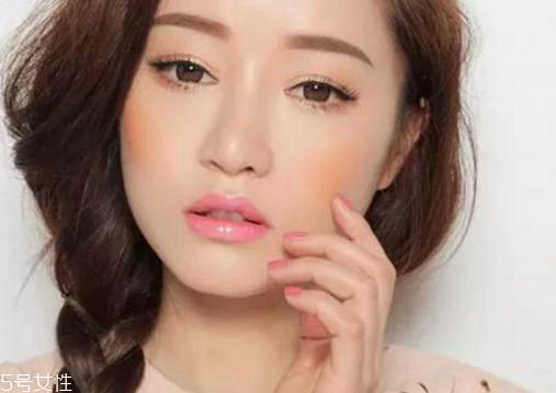 腮紅粉色還是橘色顯白？橘色腮紅和粉色腮紅哪個(gè)顯白？