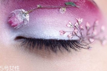 眼影是用什么做的？眼影是什么成分？