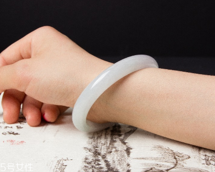 手鐲16號是多大？手鐲16號內(nèi)徑有多少厘米？