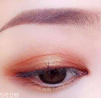 眼影會(huì)暈妝嗎？為什么眼影總是暈妝？