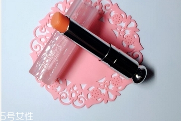 唇膏有毒嗎？唇膏吃進(jìn)去有毒嗎？