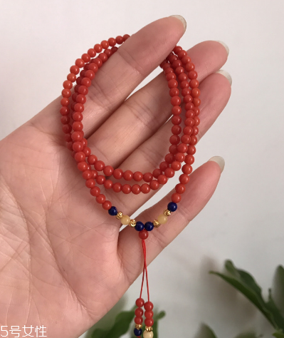 紅珊瑚手鏈真假鑒別 怎樣辨別紅珊瑚手鏈的真假？