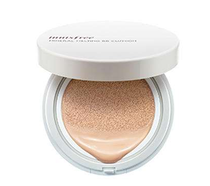 氣墊是粉餅嗎？氣墊和粉餅?zāi)膫€好用？