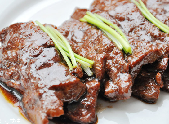 鹿肉和牛肉哪個(gè)好？鹿肉和牛肉哪個(gè)好吃些？