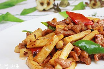 鹿肉和牛肉哪個(gè)好？鹿肉和牛肉哪個(gè)好吃些？