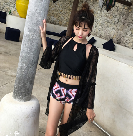 身材不好怎么挑選泳衣？不同身材選購泳衣技巧