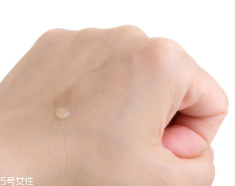 化妝水如何濕敷？怎么用化妝水濕敷？