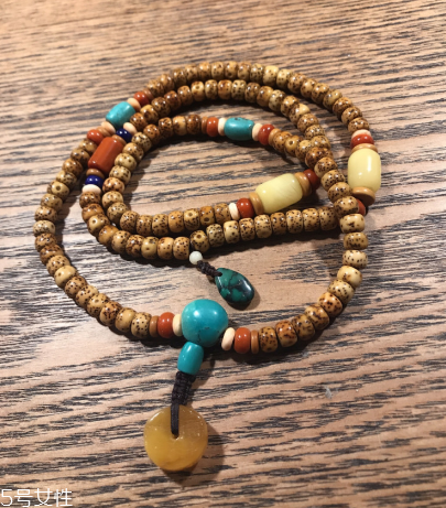 星月菩提可以用水洗嗎？星月菩提手串能沾水嗎？