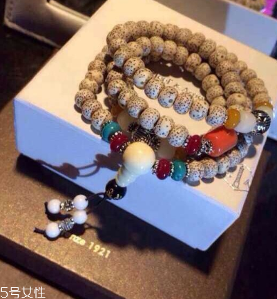 星月菩提手串真假鑒別 星月菩提真假怎么看？