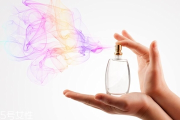 房間噴了香水怎么去除 房間香水味怎么最快去掉 房間噴了香水怎么去除 房間香水味怎么最快去掉