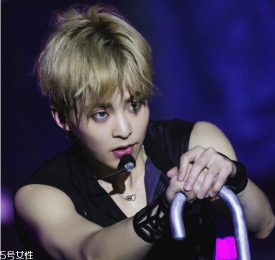 2018男生染什么顏色頭發(fā)好看 2018男生染發(fā)流行顏色 2018男生染什么顏色頭發(fā)好看 2018男生染發(fā)流行顏色