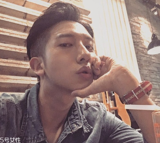 2022男生染什么顏色頭發(fā)好看 2022男生染發(fā)流行顏色 2022男生染什么顏色頭發(fā)好看 2022男生染發(fā)流行顏色