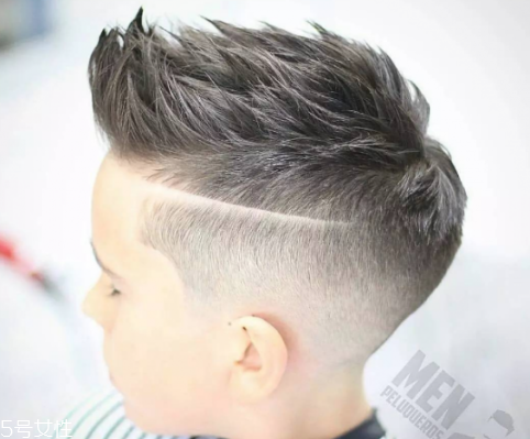 2022小男孩發(fā)型圖片 2022小男孩發(fā)型短發(fā)潮流 2022小男孩發(fā)型圖片 2022小男孩發(fā)型短發(fā)潮流