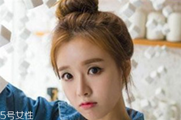 丸子頭怎么扎簡單好看 丸子頭有幾種扎法 丸子頭怎么扎簡單好看 丸子頭有幾種扎法