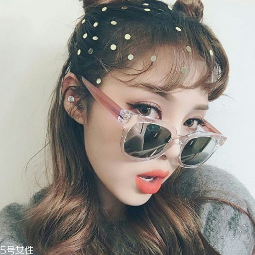 丸子頭怎么扎簡單好看 丸子頭有幾種扎法 丸子頭怎么扎簡單好看 丸子頭有幾種扎法