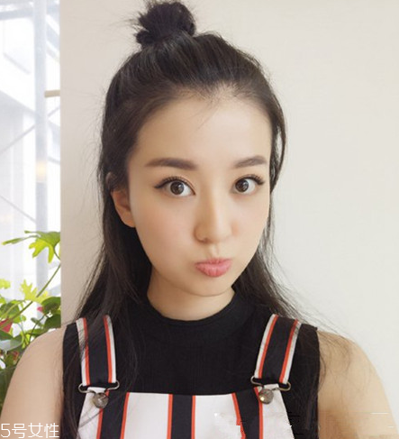 丸子頭怎么扎簡單好看 丸子頭有幾種扎法 丸子頭怎么扎簡單好看 丸子頭有幾種扎法