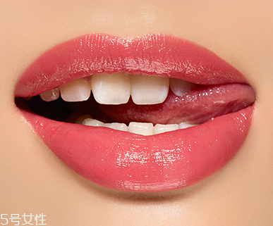 口紅會傳染艾滋病嗎？口紅里會有艾滋病毒嗎？