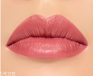 口紅對(duì)身體有什么危害？每天涂口紅有害處嗎？