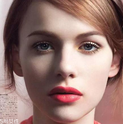 口紅對(duì)身體有什么危害？每天涂口紅有害處嗎？