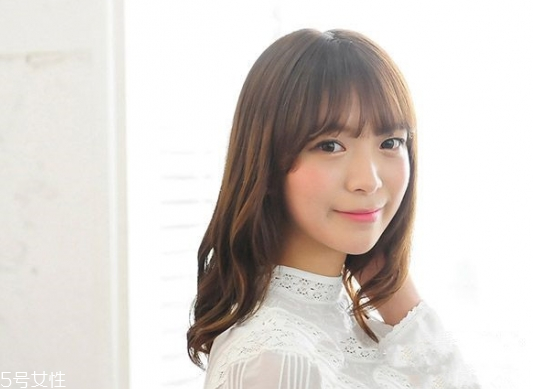 齊劉海怎么弄好看 2022年最流行的齊劉海