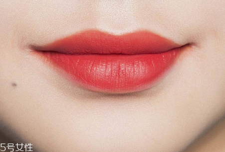 口紅為什么含鉛？口紅里為什么要加鉛？