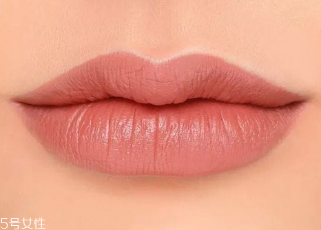 口紅為什么含鉛？口紅里為什么要加鉛？