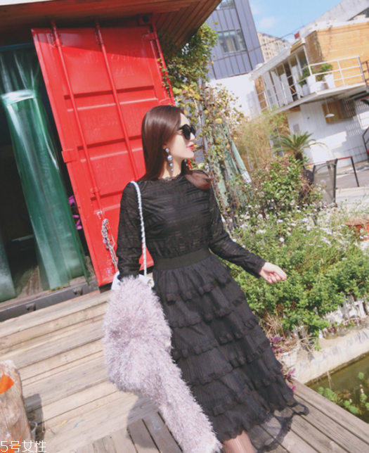 蛋糕裙適合什么人穿 蛋糕裙搭配什么上衣 蛋糕裙適合什么人穿 蛋糕裙搭配什么上衣