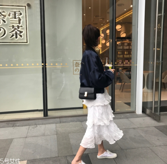 蛋糕裙適合什么人穿 蛋糕裙搭配什么上衣 蛋糕裙適合什么人穿 蛋糕裙搭配什么上衣