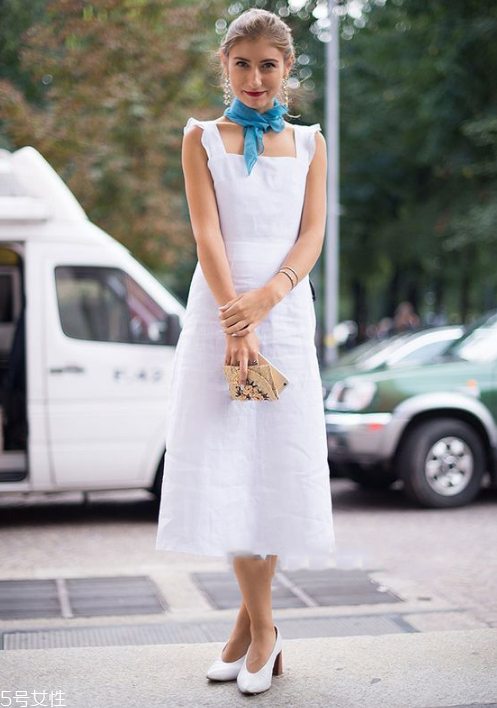 蛋糕裙適合什么人穿 蛋糕裙搭配什么上衣 蛋糕裙適合什么人穿 蛋糕裙搭配什么上衣