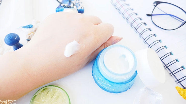 薇姿水活霜清爽型好用嗎？薇姿水活霜清爽型適合什么膚質(zhì)？