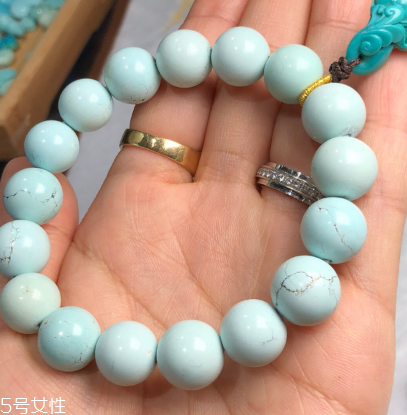 綠松石可以用自來(lái)水泡嗎？綠松石手串能泡自來(lái)水嗎？