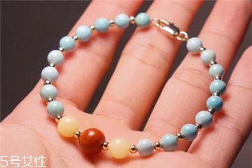 綠松石可以用自來(lái)水泡嗎？綠松石手串能泡自來(lái)水嗎？