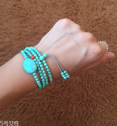 綠松石有白點能盤掉嗎？綠松石手串為什么有白點？